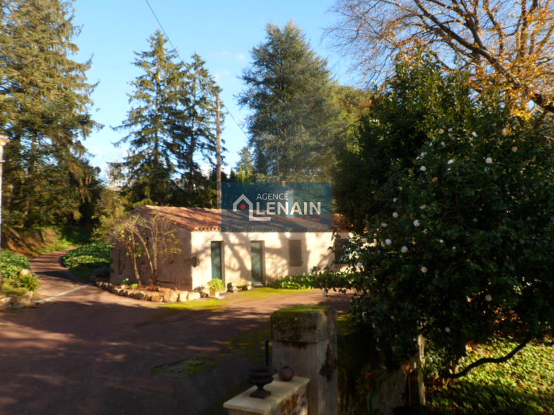 Maison - 296 m² - 9 pièces