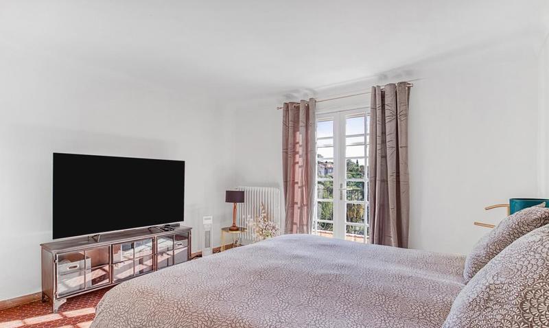 Villa - 220 m² - 10 pièces