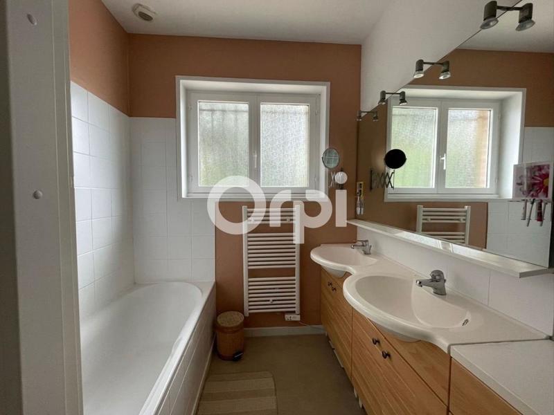 Maison - 210 m² - 6 pièces