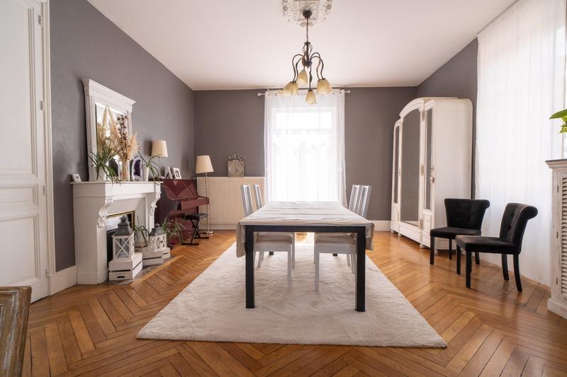 Maison - 227 m² - 10 pièces