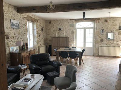 Maison - 259 m² - 9 pièces