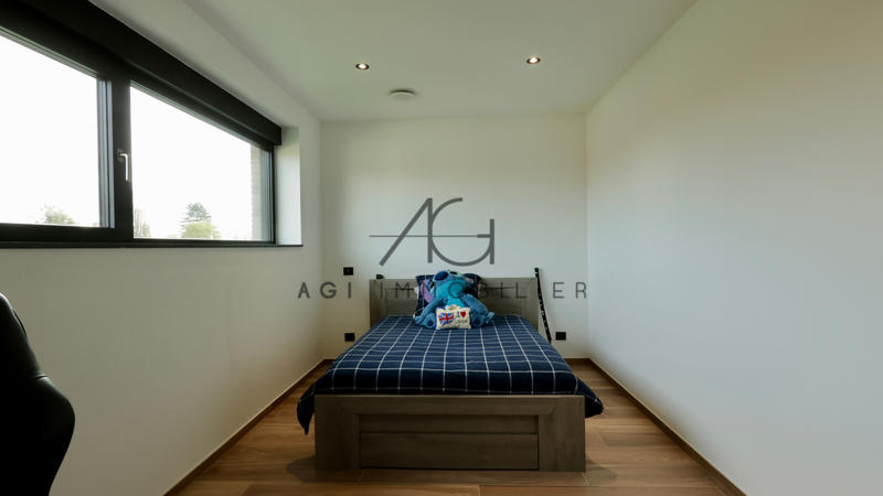 Maison - 228 m² - 5 pièces