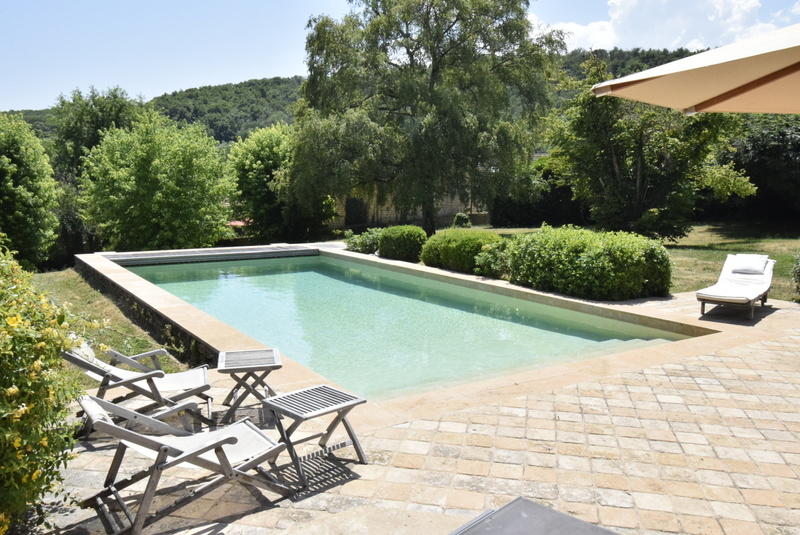 Maison - 330 m² - 10 pièces