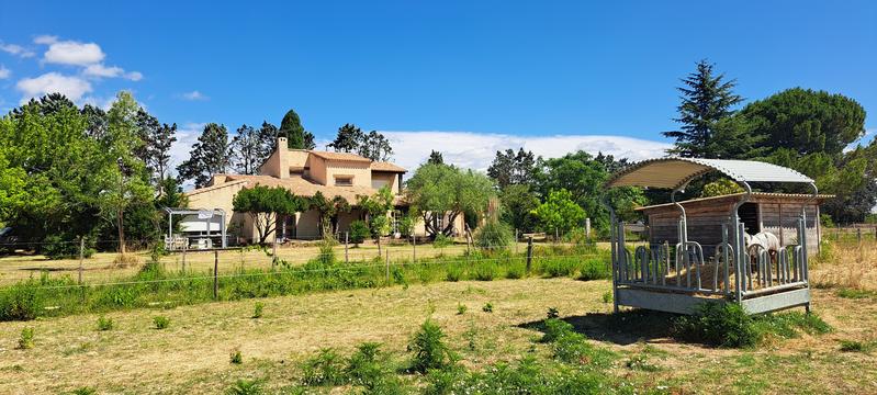 Propriété - 286 m² - 9 pièces