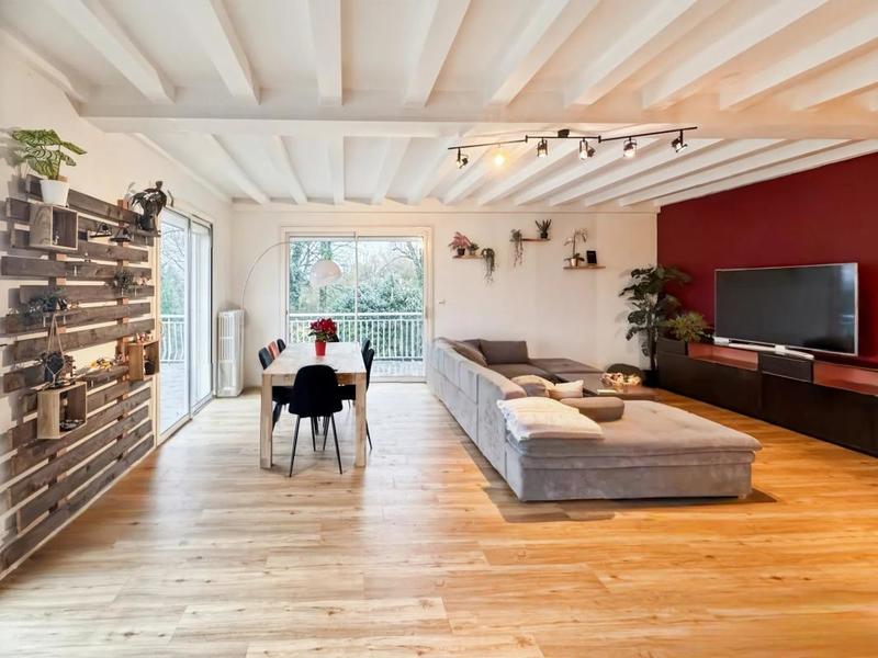 Maison - 309 m² - 10 pièces