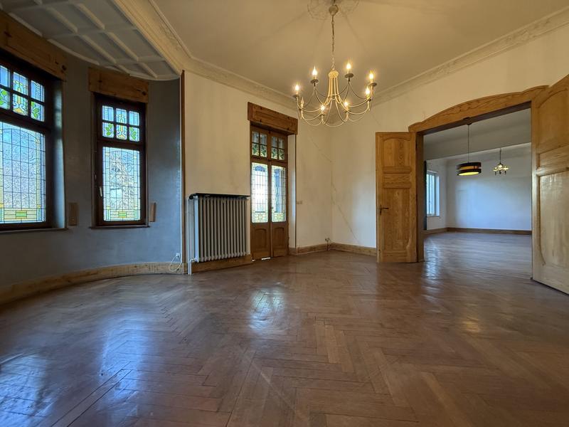 Maison - 288 m² - 10 pièces