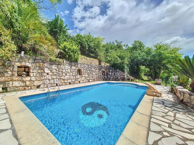 Mas - 189 m² - 7 pièces