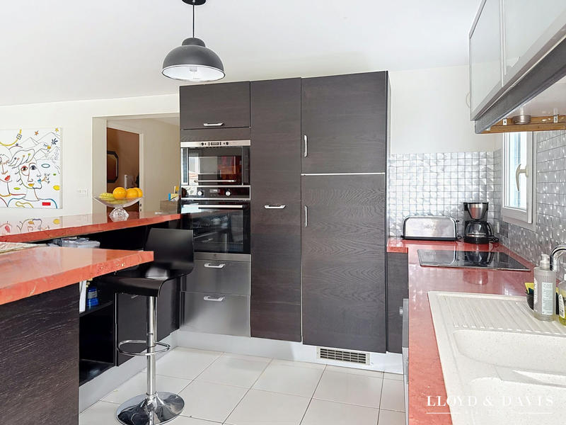 Maison - 187 m² - 6 pièces