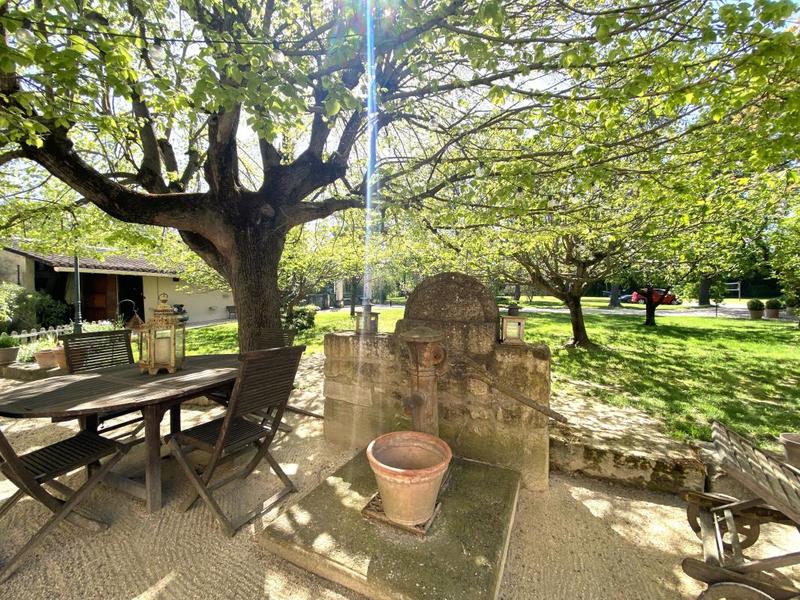 Mas - 528 m² - 16 pièces