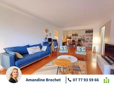 Appartement - 99 m² - 4 pièces