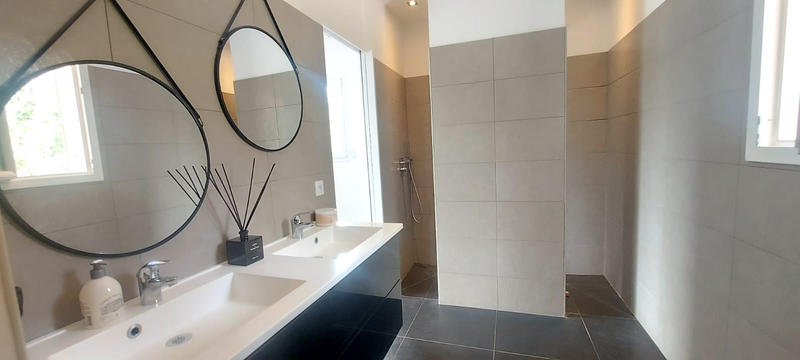 Villa - 250 m² - 6 pièces