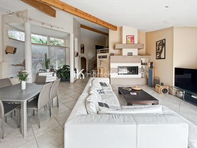 Maison - 185 m² - 7 pièces