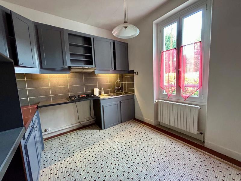 Maison - 178 m² - 8 pièces