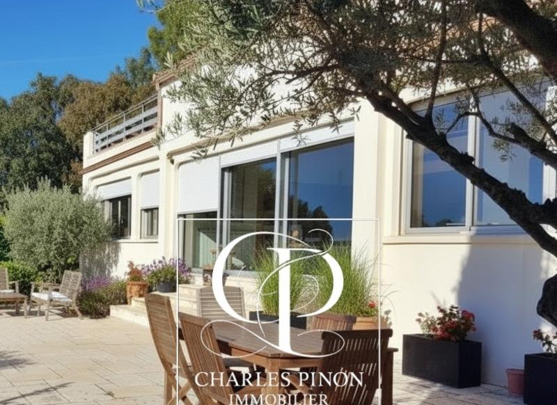 Maison d'architecte - 258 m² - 8 pièces