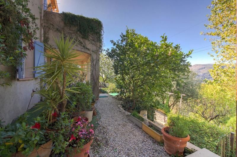 Maison - 90 m² - 3 pièces