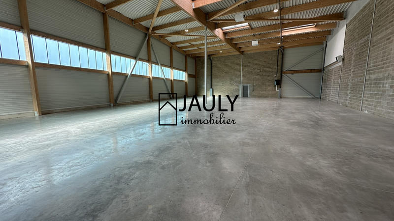 Local commercial - 910 m²