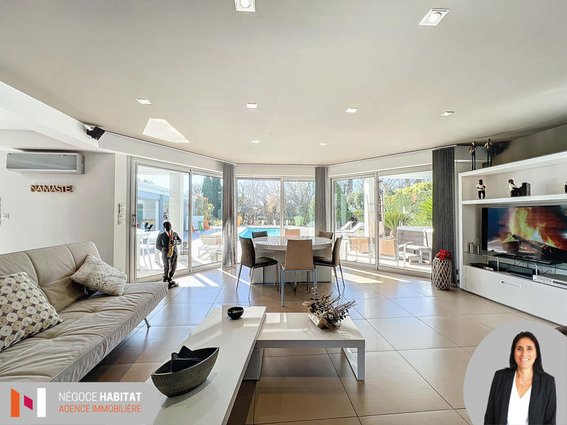 Maison - 251 m² - 6 pièces