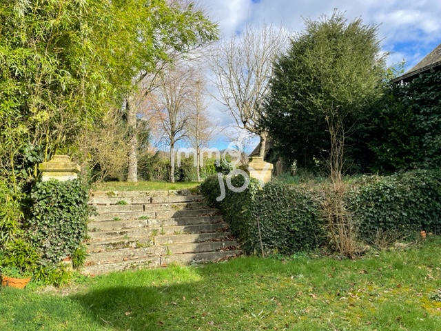 Propriété - 280 m² - 9 pièces