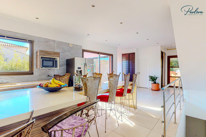 Villa - 252 m² - 7 pièces