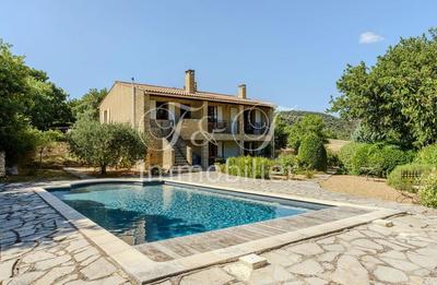 Propriété - 177 m²