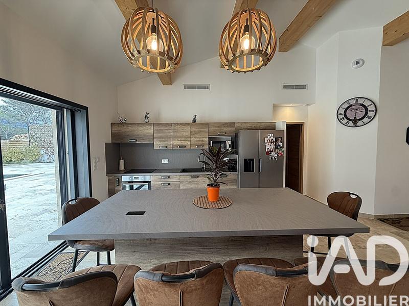 Maison - 148 m² - 5 pièces