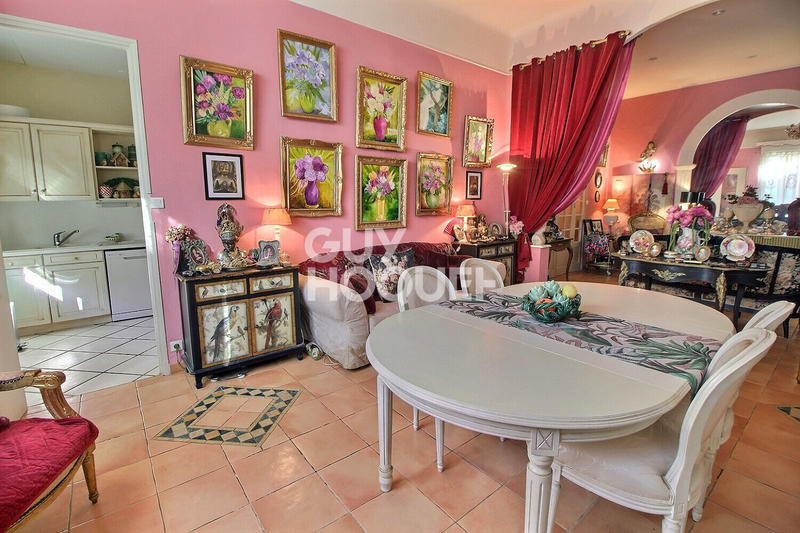 Maison de ville - 350 m² - 9 pièces