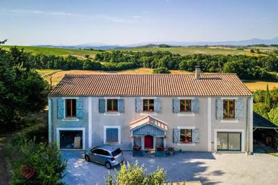 Maison - 258 m² - 9 pièces