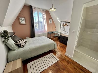 Chambre - 13 m² - 1 pièce