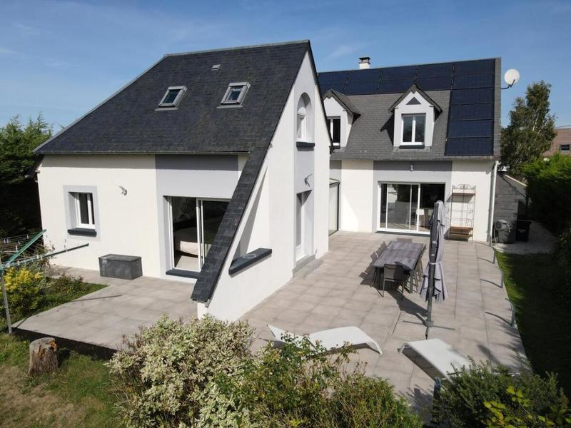 Maison - 265 m² - 12 pièces