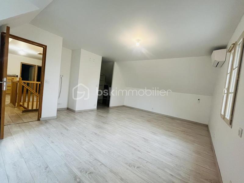 Maison - 180 m² - 7 pièces