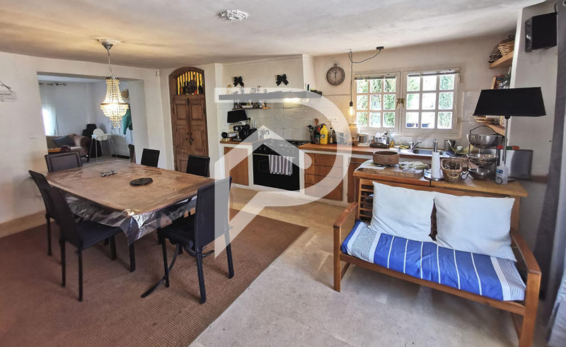 Maison - 231 m² - 11 pièces