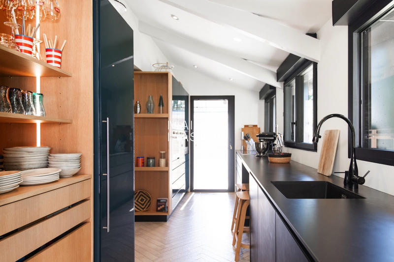 Maison - 219 m² - 8 pièces