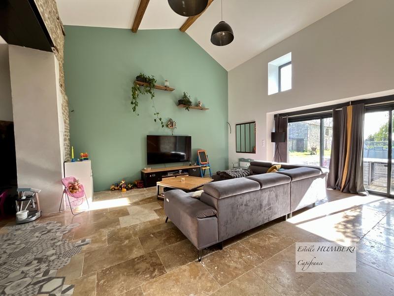 Maison en pierre - 188 m² - 6 pièces