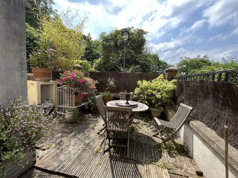 Appartement sur toit - 85 m² - 5 pièces