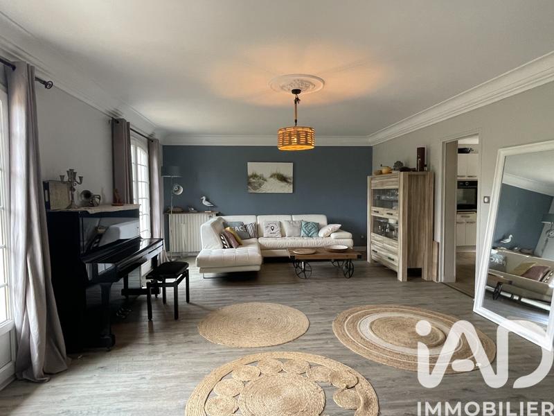 Maison - 216 m² - 8 pièces