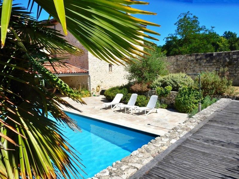 Maison - 293 m² - 8 pièces