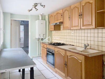 Maison - 90 m² - 5 pièces