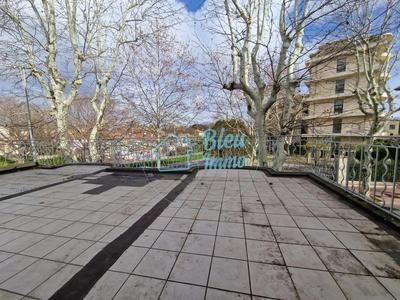 Appartement - 77 m² - 4 pièces