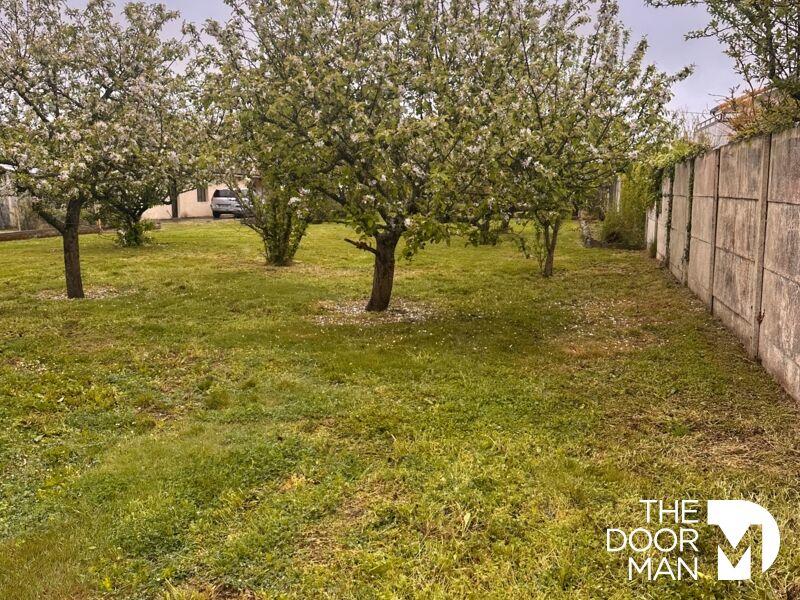 Terrain constructible - 1 024 m²