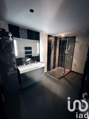 Maison - 277 m² - 7 pièces