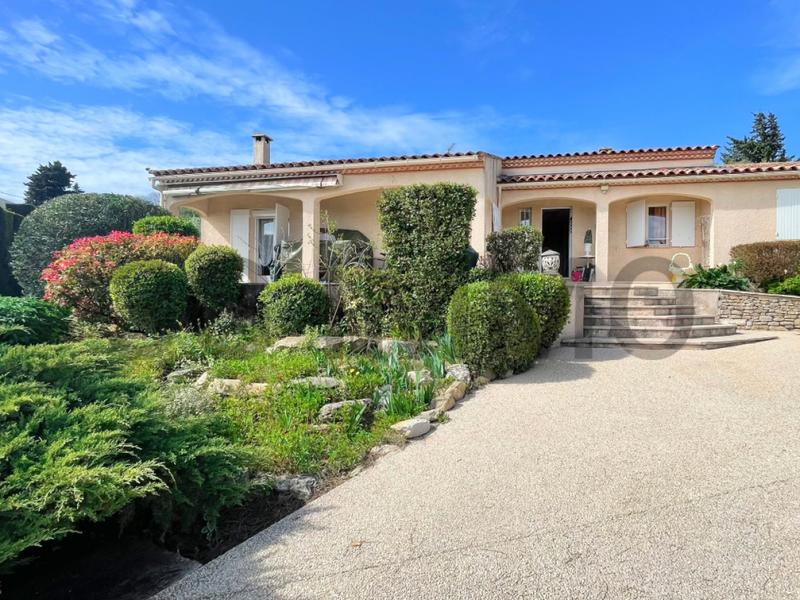 Villa - 205 m² - 6 pièces