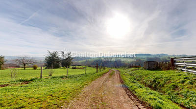 Grange - 300 m² - 1 pièce