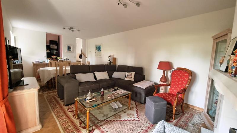 Maison - 247 m² - 7 pièces