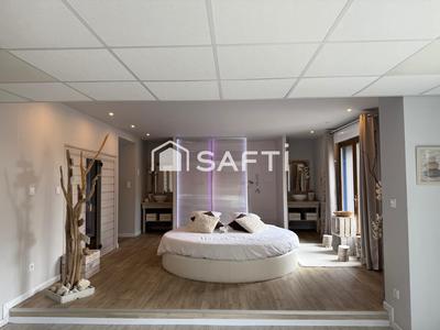 Maison - 245 m² - 4 pièces