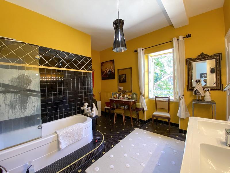 Maison - 524 m² - 15 pièces