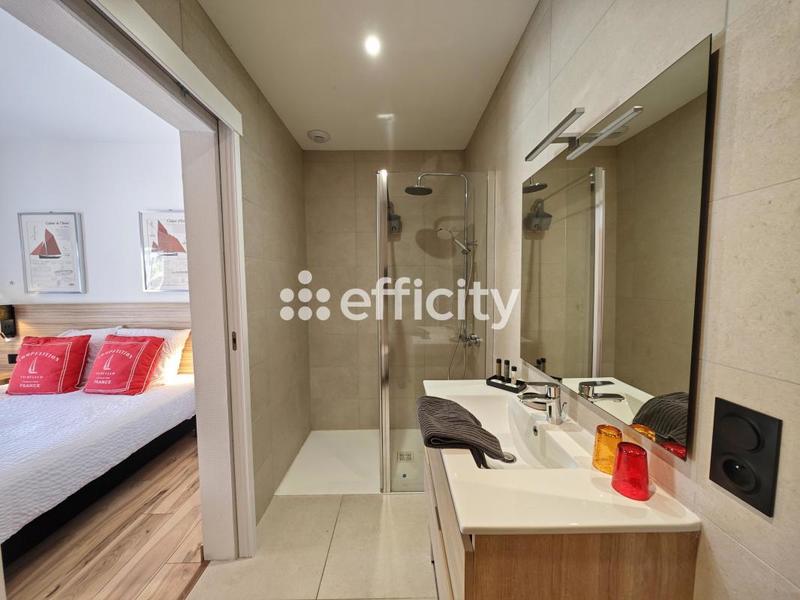 Propriété - 466 m² - 20 pièces