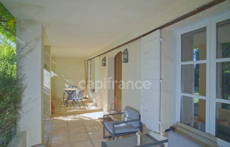 Propriété - 294 m² - 9 pièces