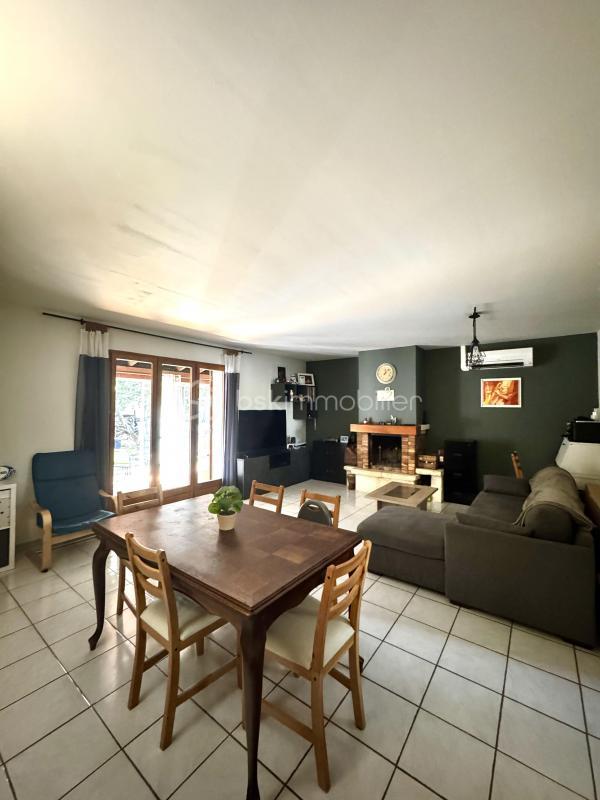 Maison traditionnelle - 93 m² - 4 pièces