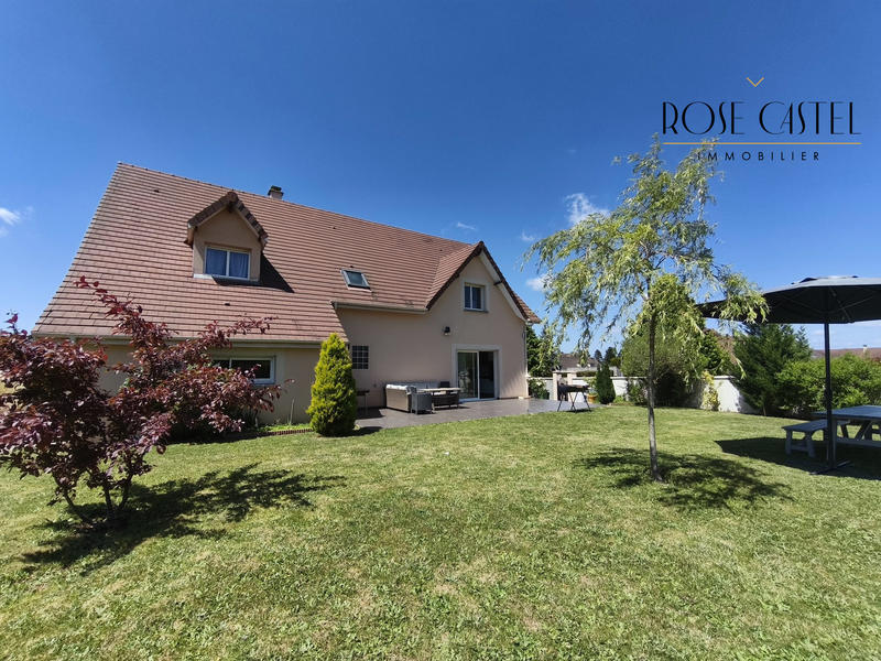 Maison - 221 m² - 6 pièces