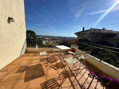 Maison - 98 m² - 5 pièces